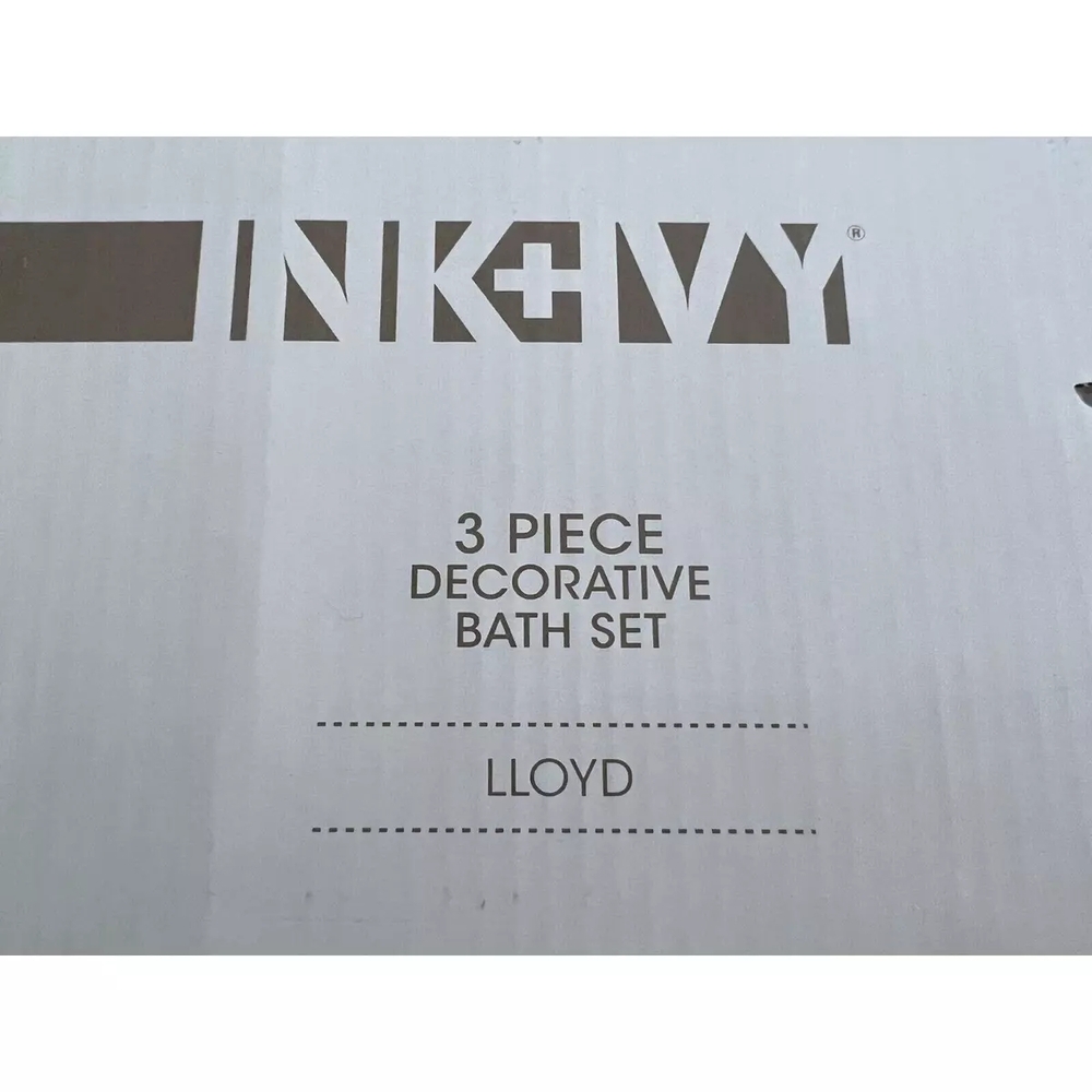 Elegant Black and Gold Bath Set - Picture 8 of 9